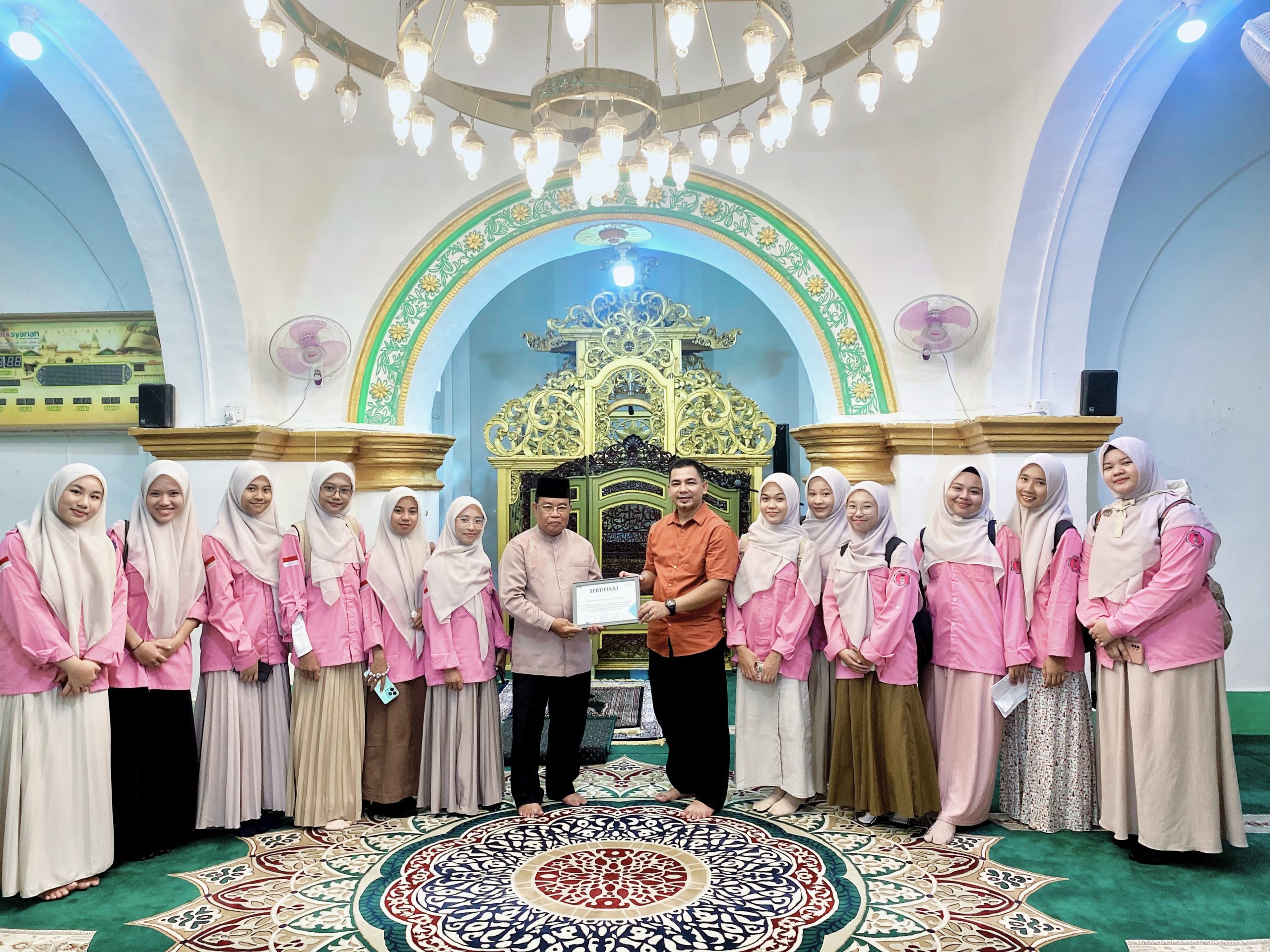 Mahasiswa PIAUD STAIN Kepri Laksanakan Studi Lapangan Penulisan Al-Qur’an Tulis Tangan di Pulau Penyengat