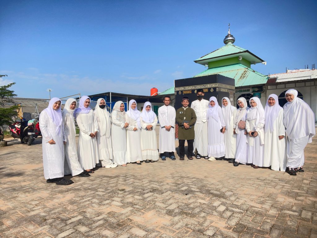 Integrasi Nilai Ibadah: Mahasiswa PIAUD STAIN SAR Kepri Laksanakan Praktik Manasik di Masjid Sabilurrosyad