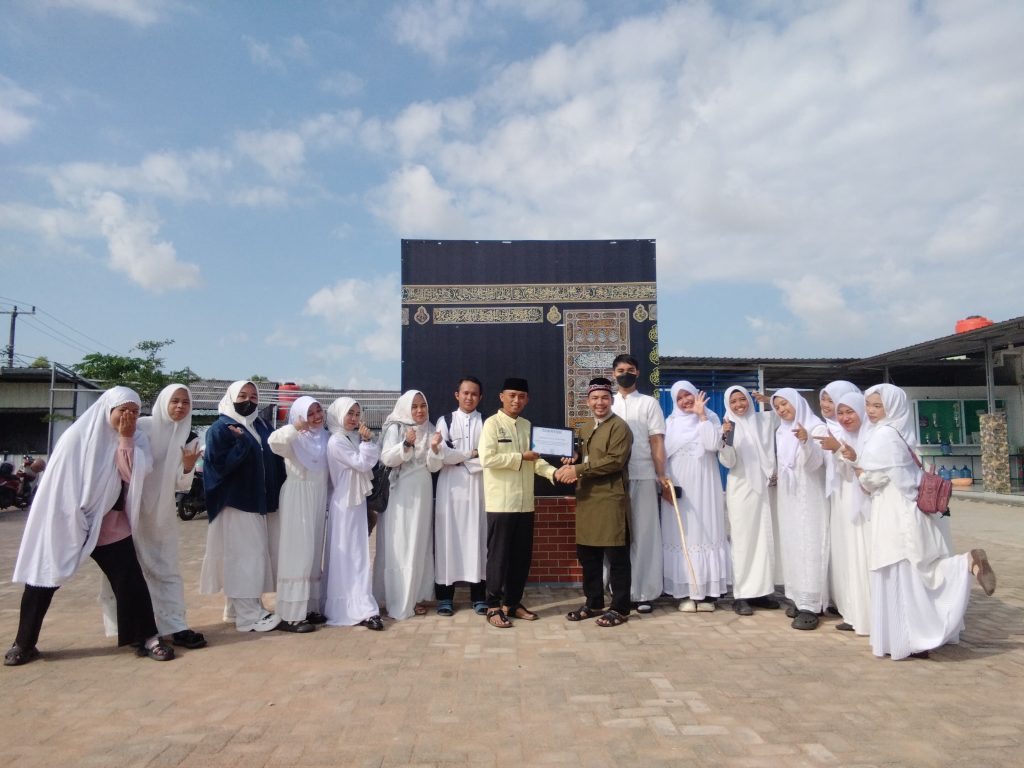 Integrasi Nilai Ibadah: Mahasiswa PIAUD STAIN SAR Kepri Laksanakan Praktik Manasik di Masjid Sabilurrosyad