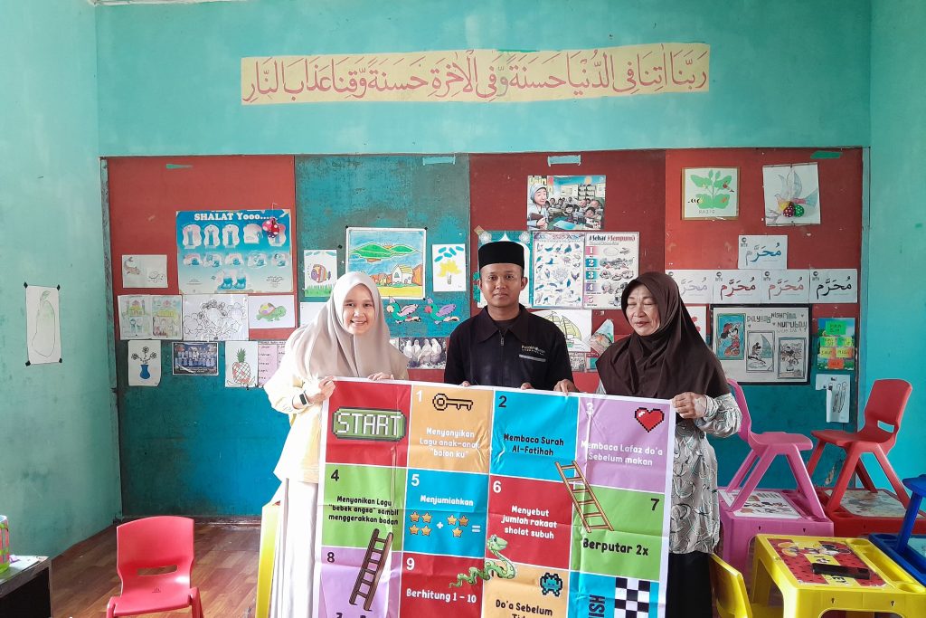 PRODI PIAUD STAIN SULTAN ABDURRAHMAN SERAHKAN APE KARYA MAHASISWA KE RA ALAM ASRI, WUJUD NYATA IMPLEMENTASI PKS DENGAN IGRA BINTAN