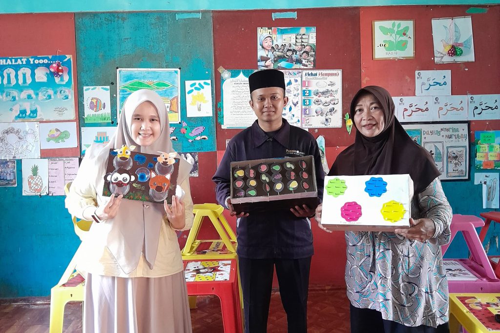PRODI PIAUD STAIN SULTAN ABDURRAHMAN SERAHKAN APE KARYA MAHASISWA KE RA ALAM ASRI, WUJUD NYATA IMPLEMENTASI PKS DENGAN IGRA BINTAN