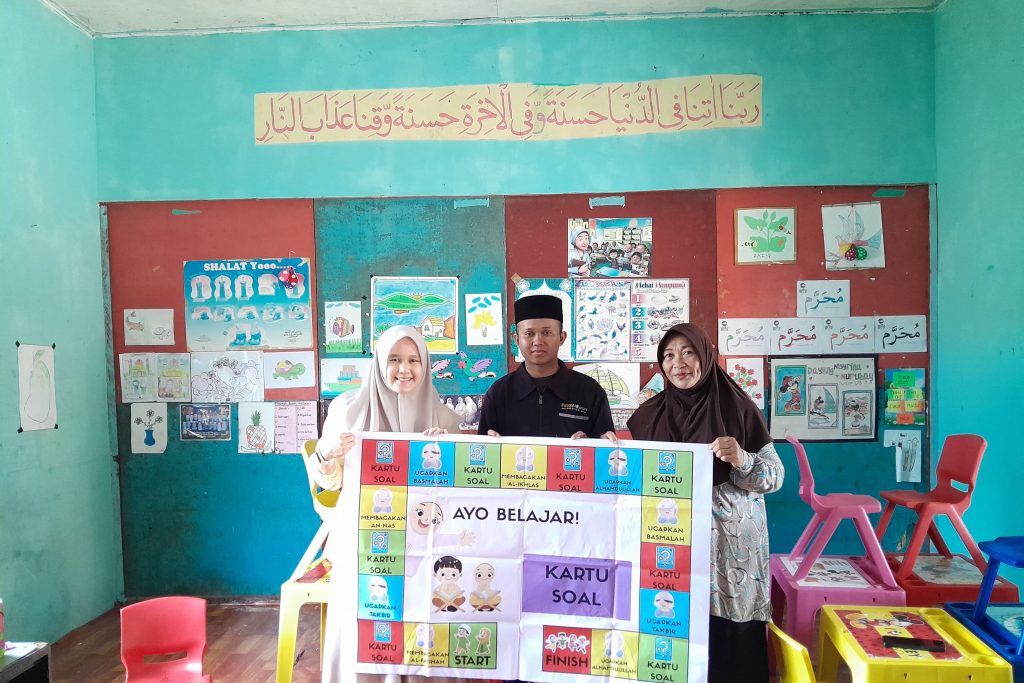 PRODI PIAUD STAIN SULTAN ABDURRAHMAN SERAHKAN APE KARYA MAHASISWA KE RA ALAM ASRI, WUJUD NYATA IMPLEMENTASI PKS DENGAN IGRA BINTAN