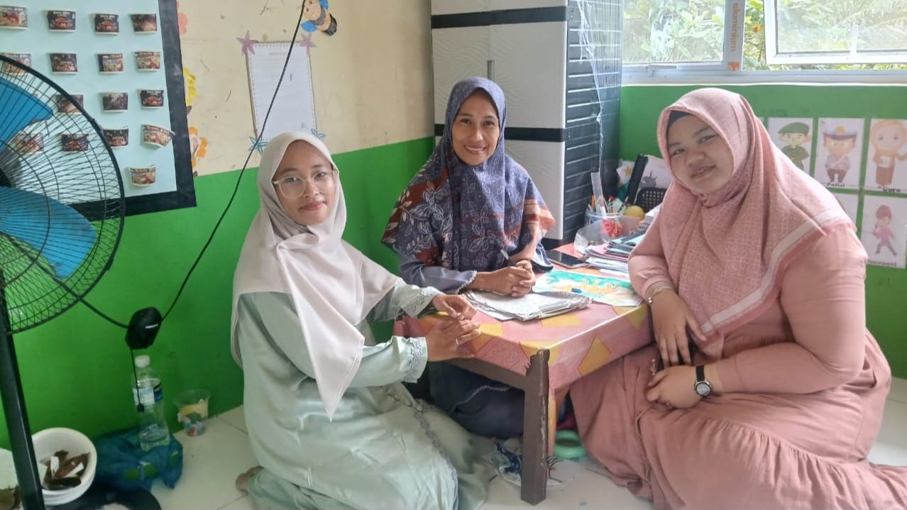 MAHASISWA PIAUD SEMESTER 3 STAIN SAR KEPRI DALAMI PERKEMBANGAN BAHASA ANAK MELALUI STUDI LAPANGAN