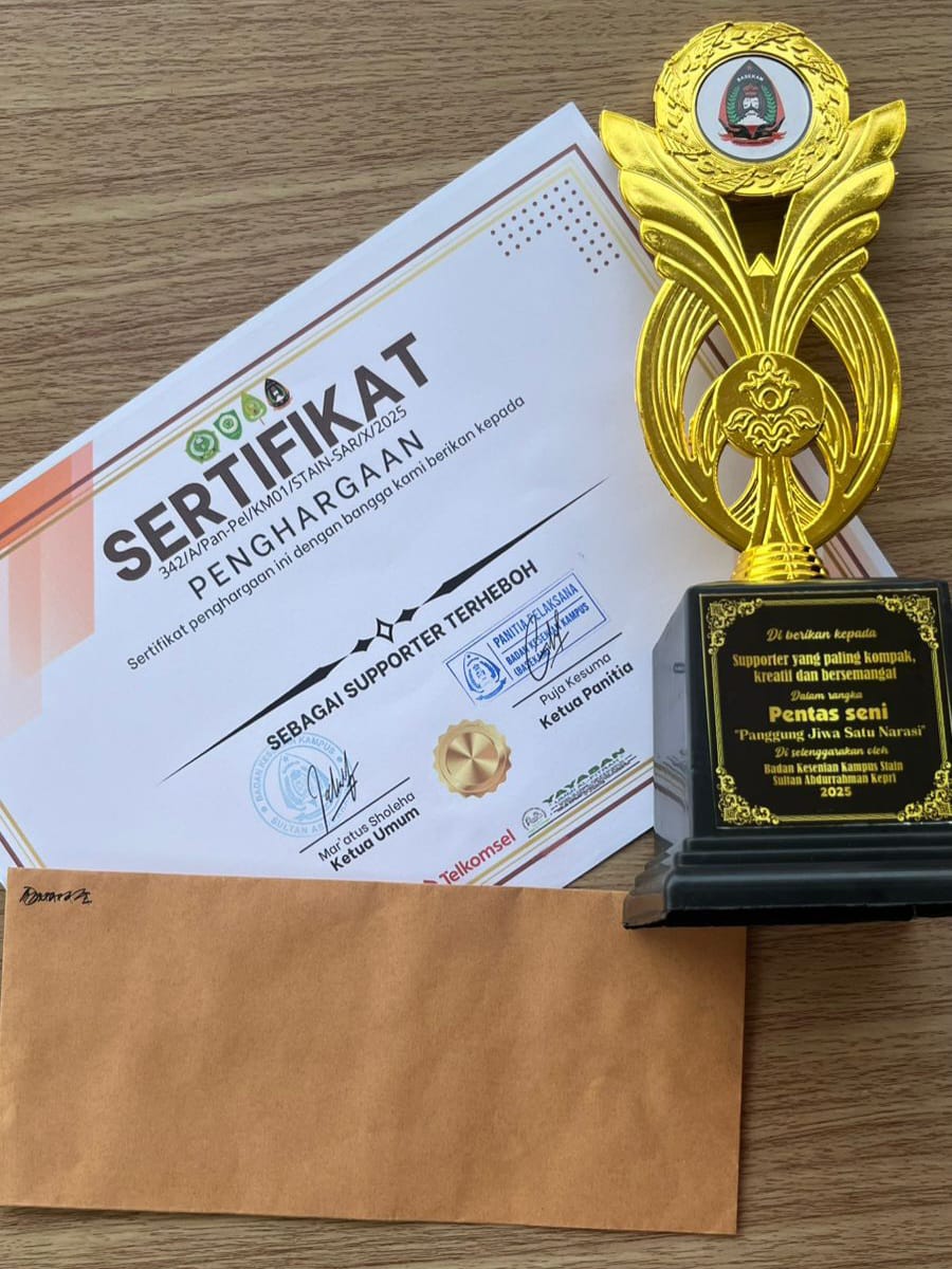 Kekompakan Jadi Sorotan: Suporter HMPS PIAUD Guncang Pentas Seni BASEKAM