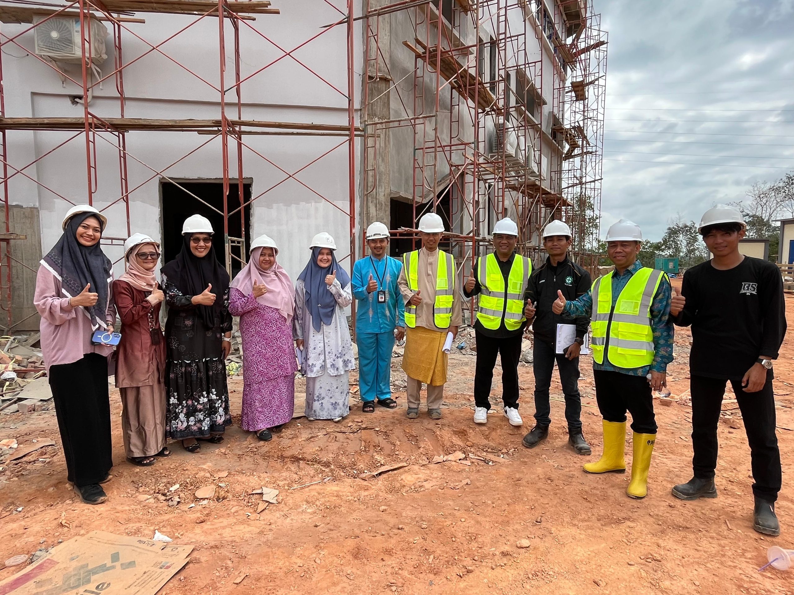 PERANGKAT PRODI PIAUD STAIN SAR KEPRI TINJAU PERKEMBANGAN PEMBANGUNAN GEDUNG PAUD