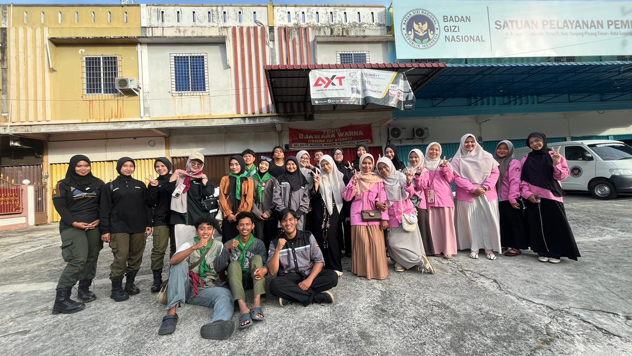 WUJUDKAN KEPEDULIAN DI BULAN SUCI, HMPS PIAUD GELAR KEPEDULIAN DENGAN BERBAGI TAKJIL