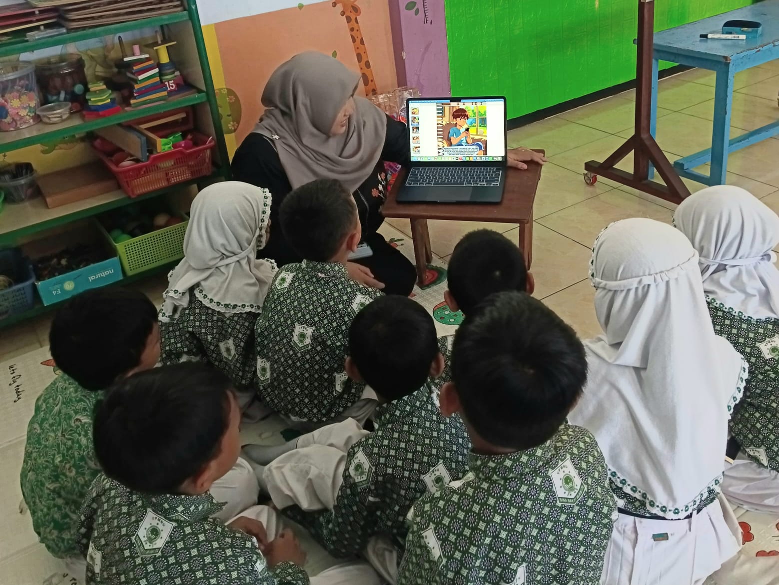 PIAUD STAIN SAR KEPRI BERPARTISIPASI DALAM PKM NASIONAL DI TK MUSLIMAT NU 1 MALANG, DORONG PEMBELAJARAN DIGITAL PAUD