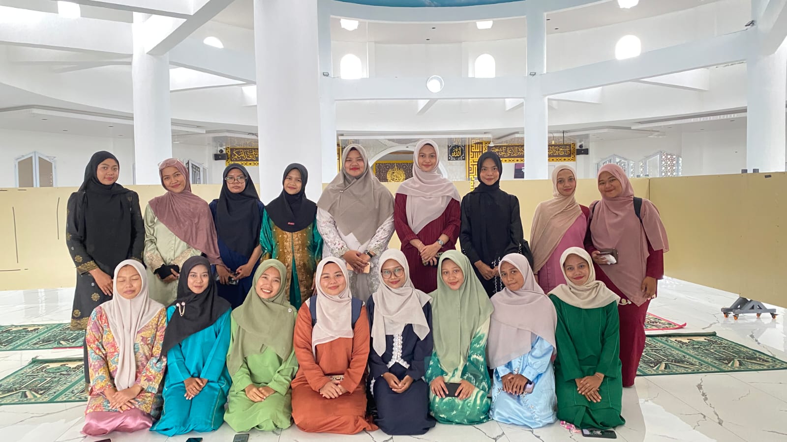 BANGUN KEPEDULIAN SOSIAL, HMPS PIAUD STAIN SAR GELAR ONE DAY ONE ACTION: JUM'AT BERKAH