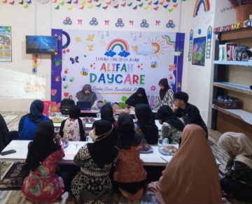 DOSEN PIAUD STAIN SULTAN ABDURRAHMAN KEPRI BERIKAN PEMBINAAN DI TPA ALIFAH DAY CAR